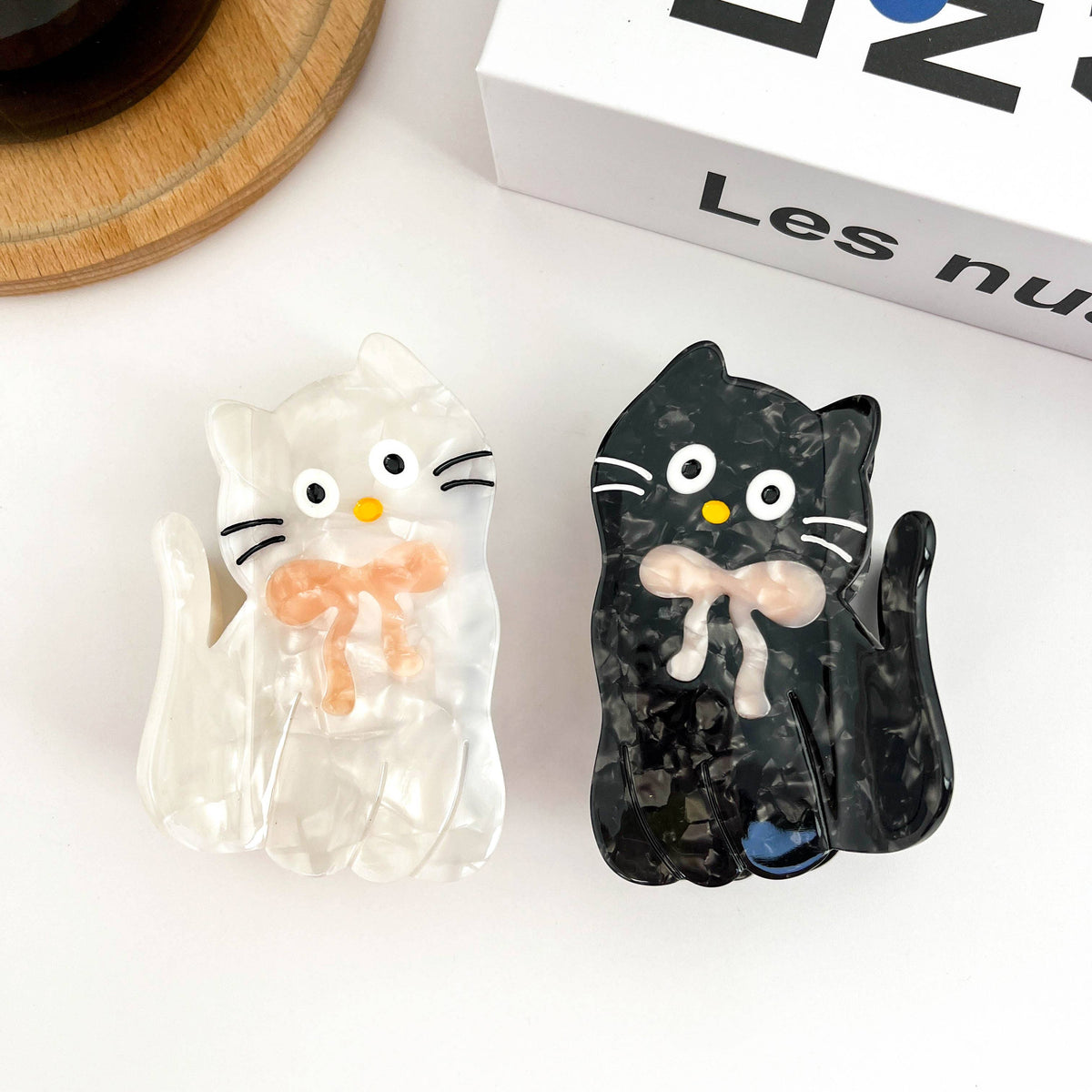 Tilt Head Cat Hair Claw Clip