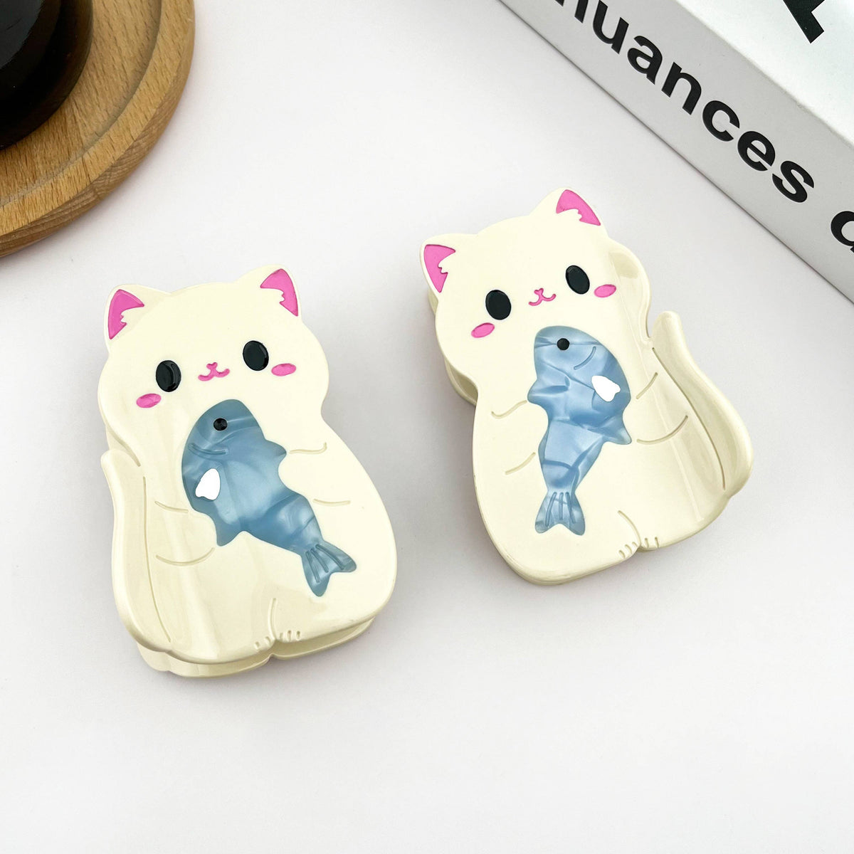 Cute White Cat Hair Claw