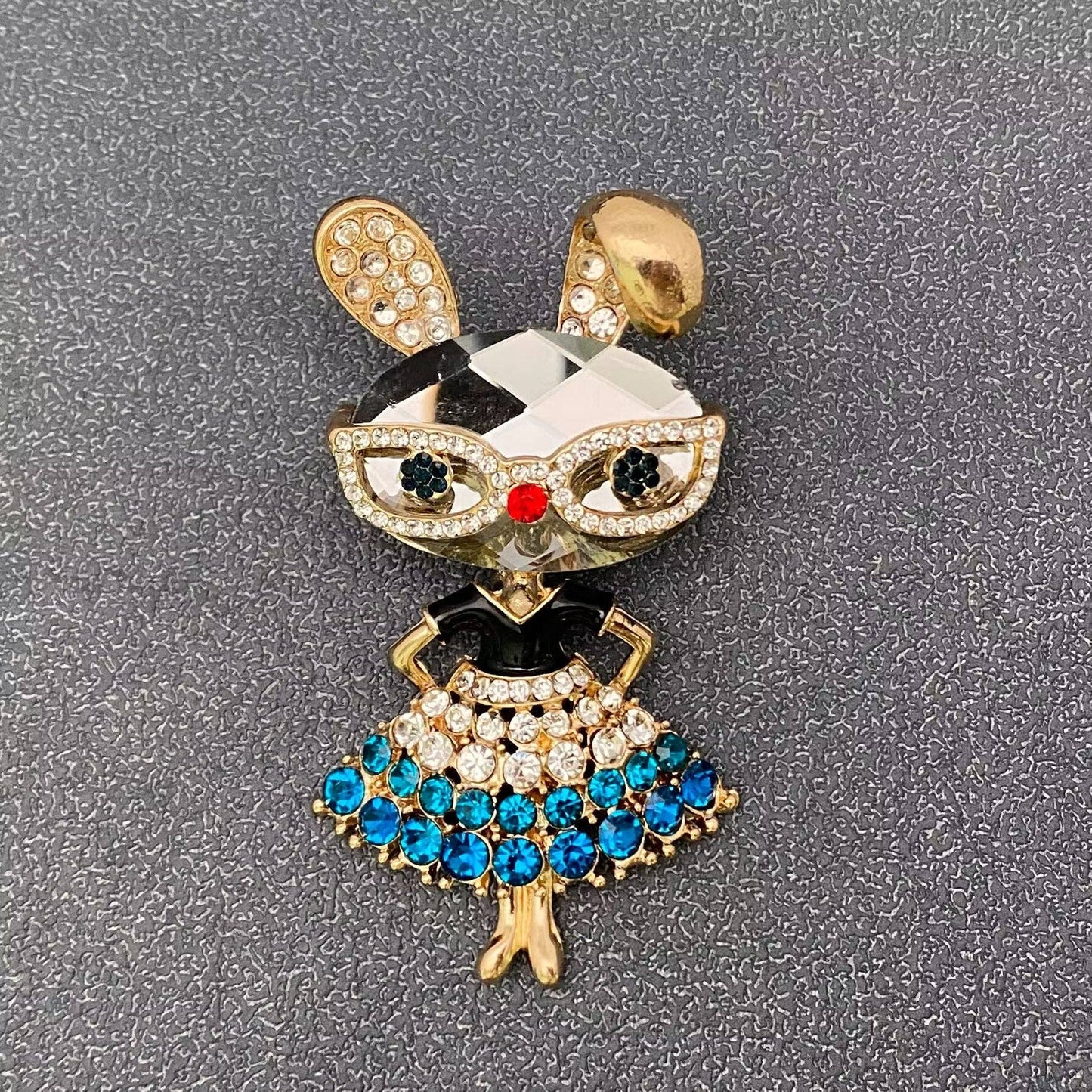 Creative Cartoon Rhinestone Rabbit Brooch