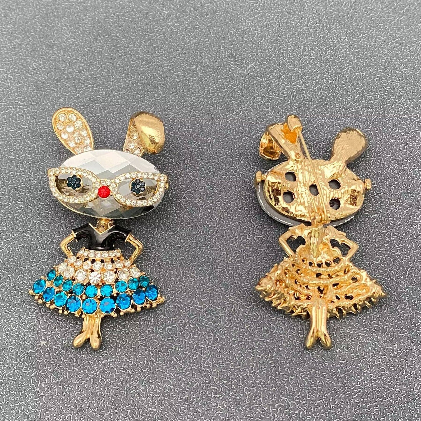 Creative Cartoon Rhinestone Rabbit Brooch