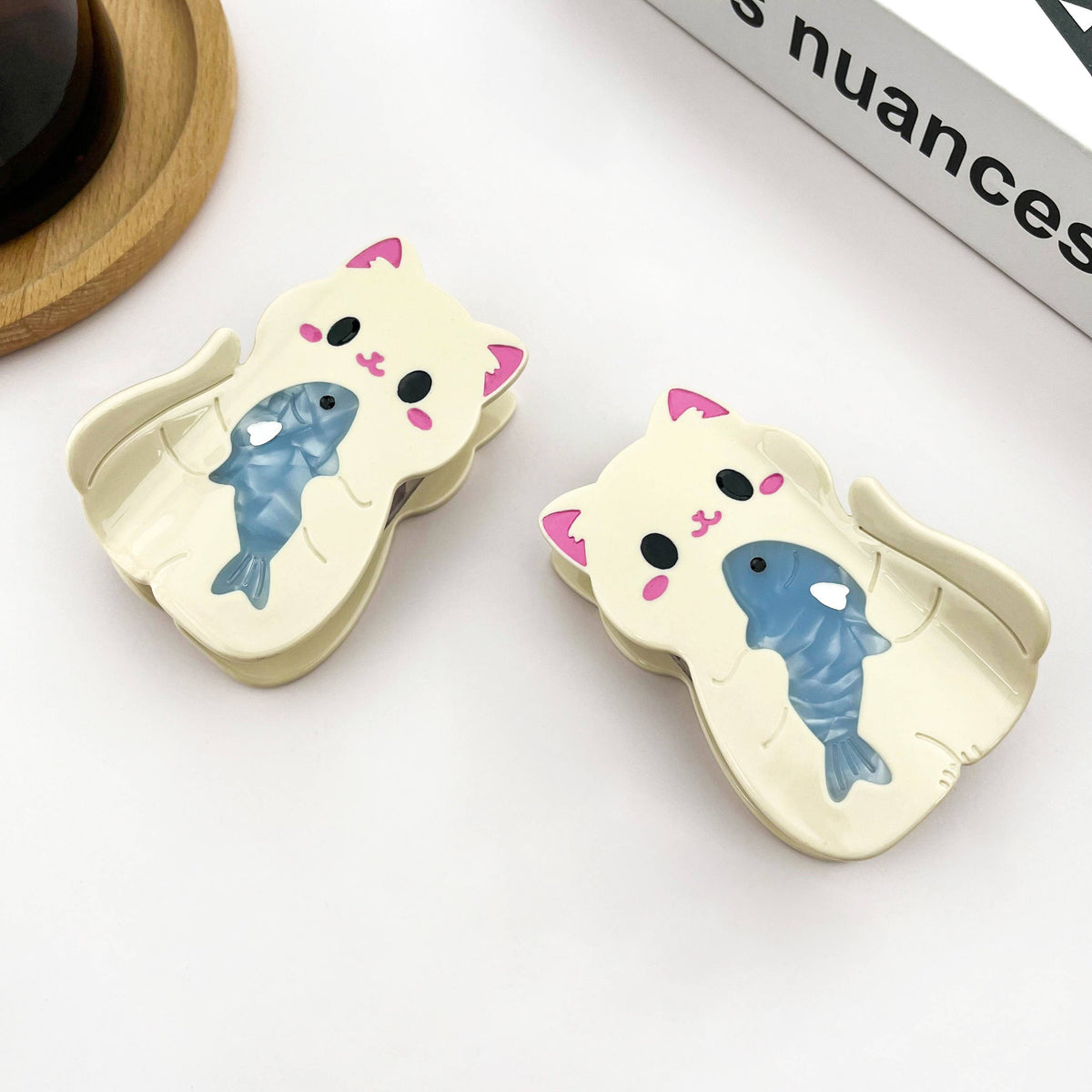 Cute White Cat Hair Claw