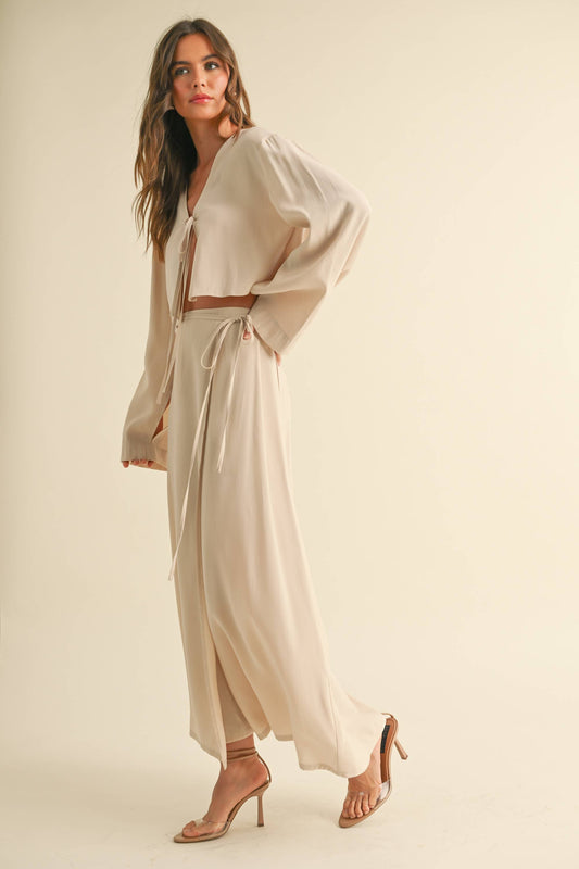 T5513ST   VISCOSE LONG SLEEVE TIE FRONT TOP