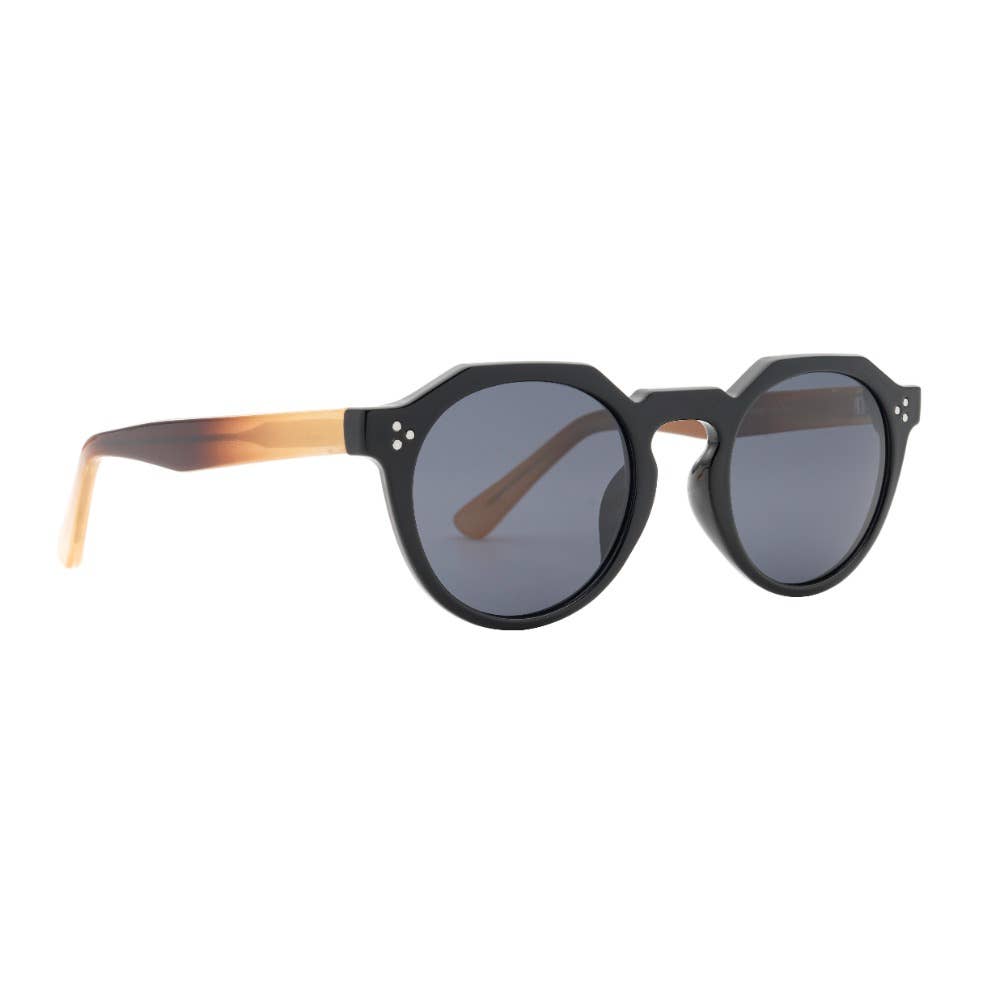 SHAY | Black | Cream | Smokey Lens