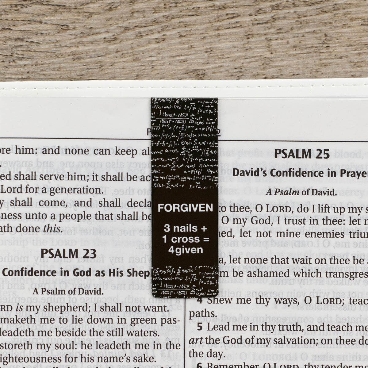 Magnetic Bookmark Set Cross