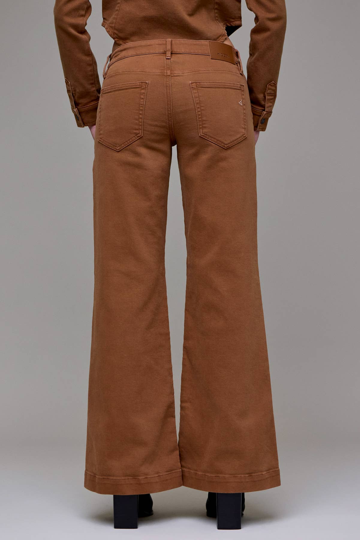 Tawney Wash Comfort Jeans