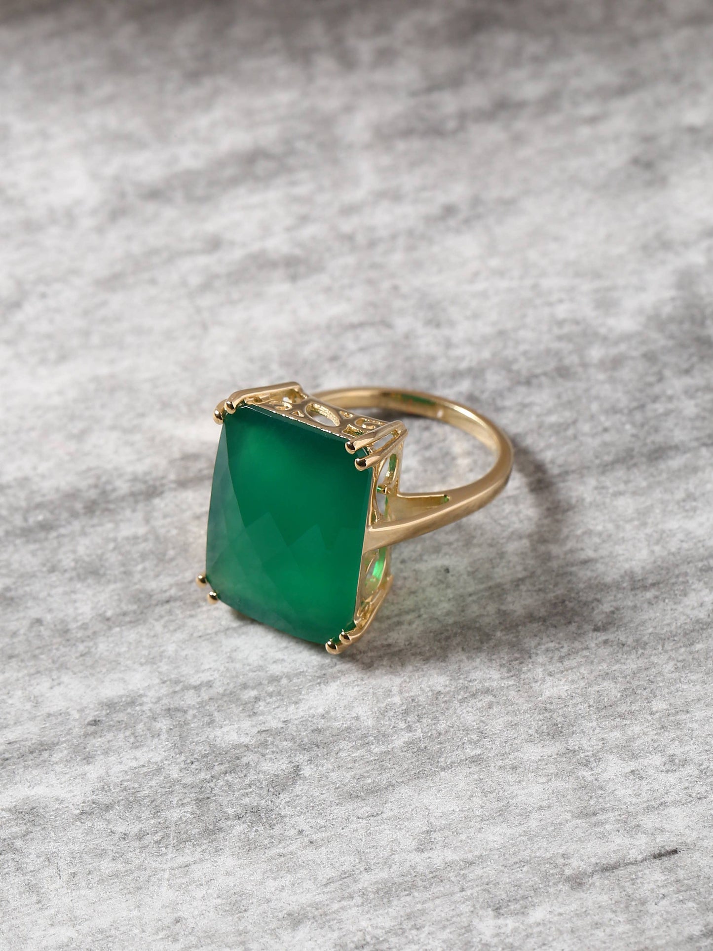 Green Onyx Verde light Crest Ring