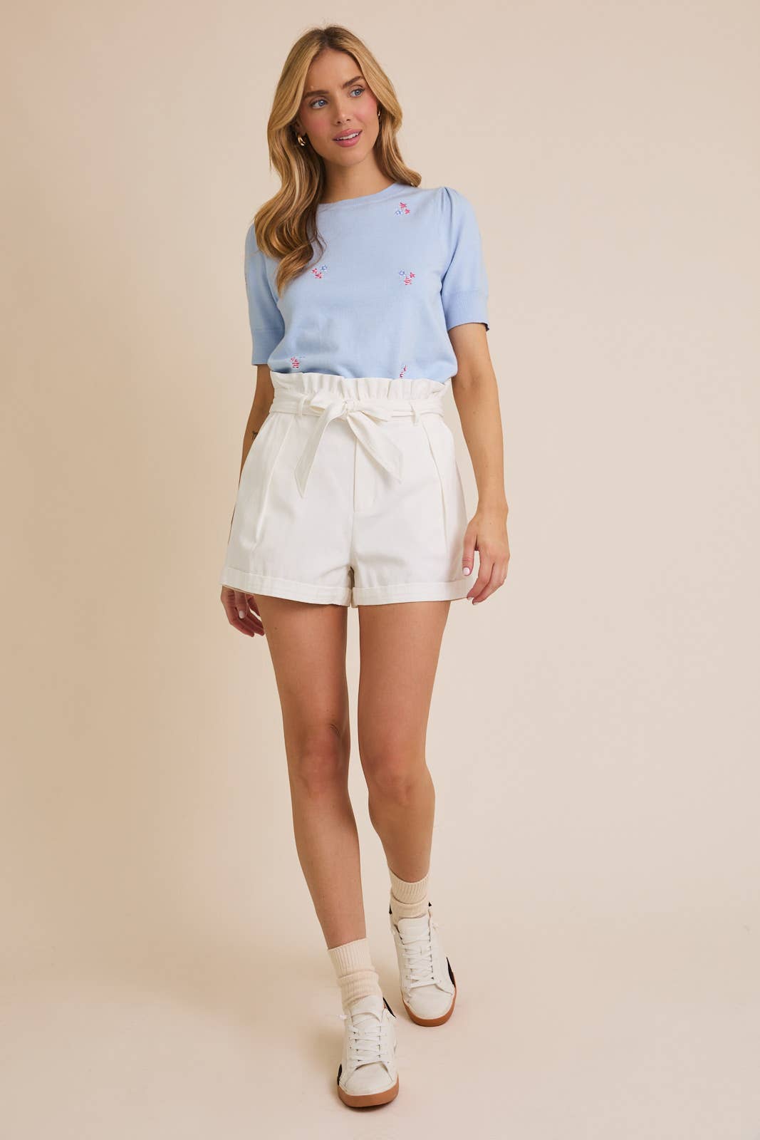 ROUND NECK PUFF SLEEVE STAR EMBROIDERED KNIT TOP