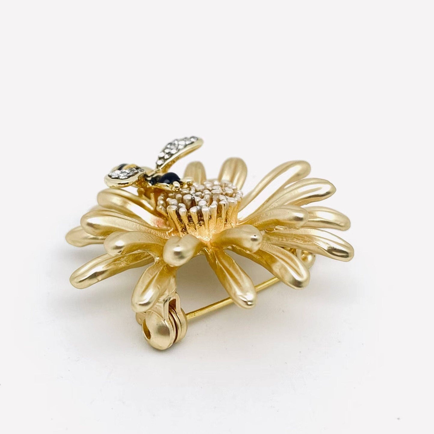 Bee Collecting Nectar on Daisy Brooch