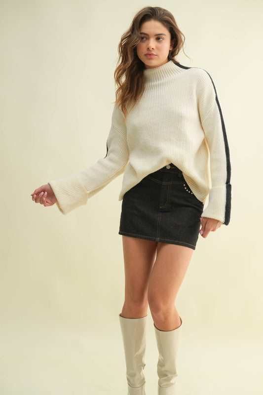 MOCK NECK CONTAST SWEATER