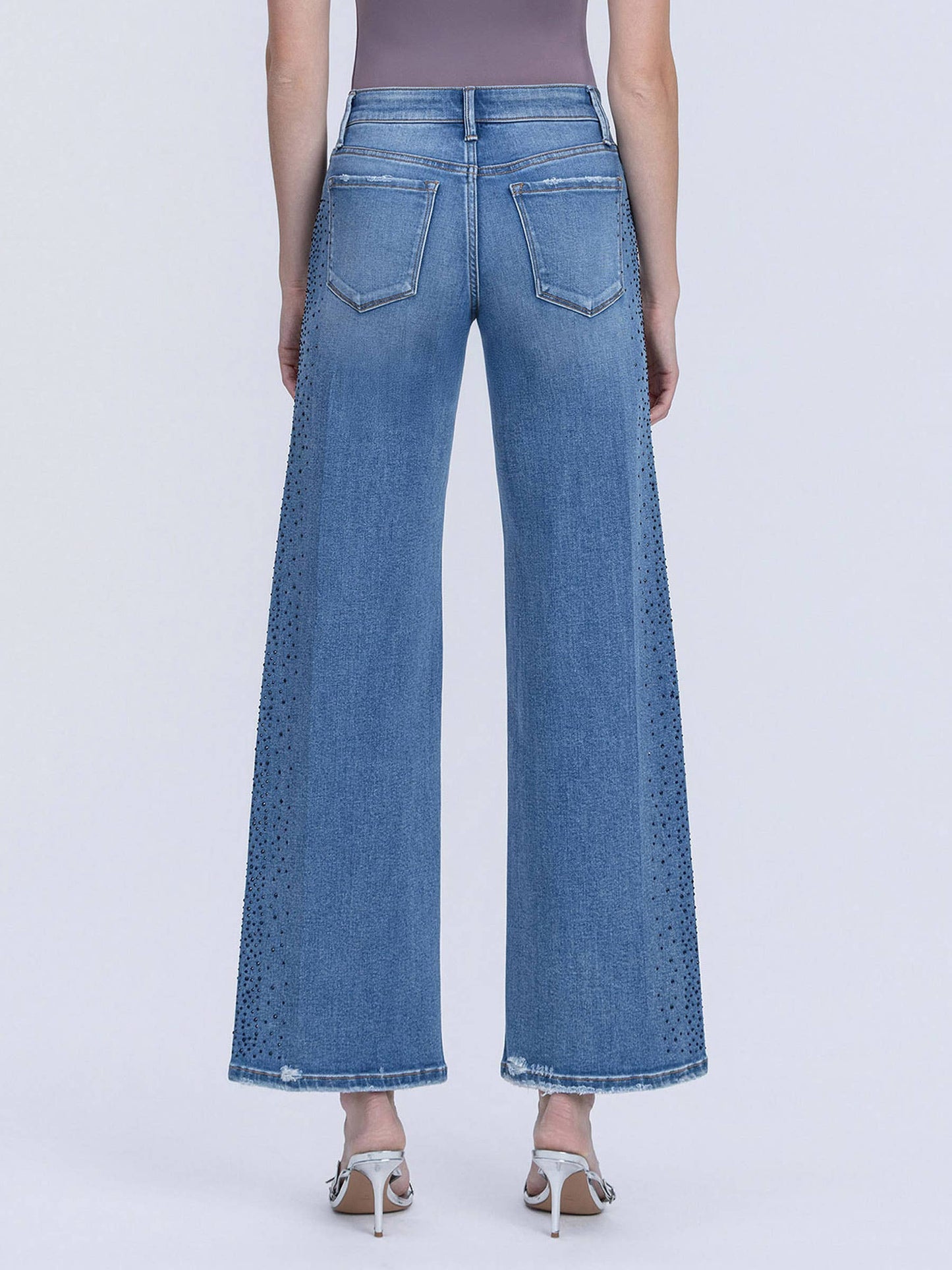 GLOW - MID RISE STONE WASH JEANS