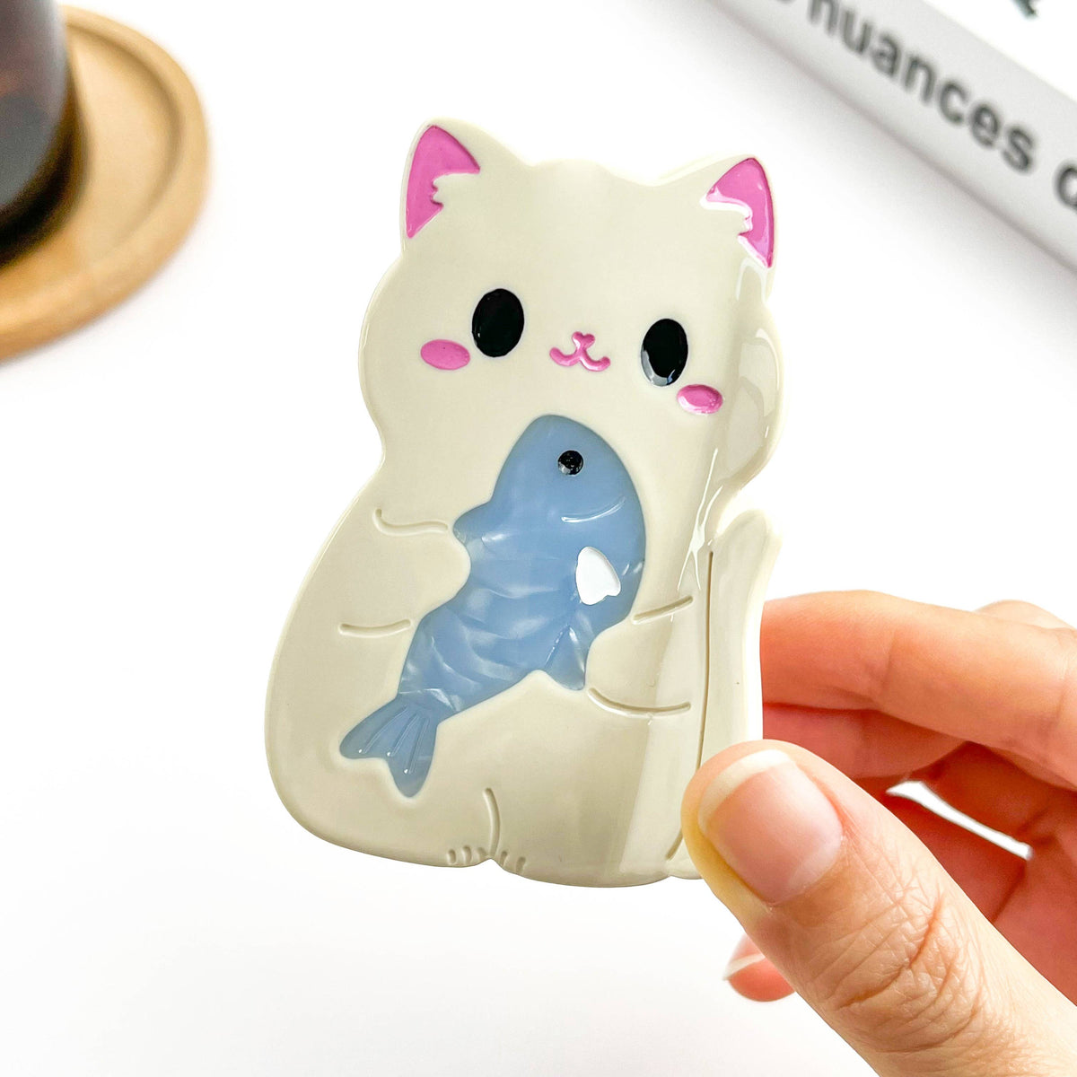 Cute White Cat Hair Claw