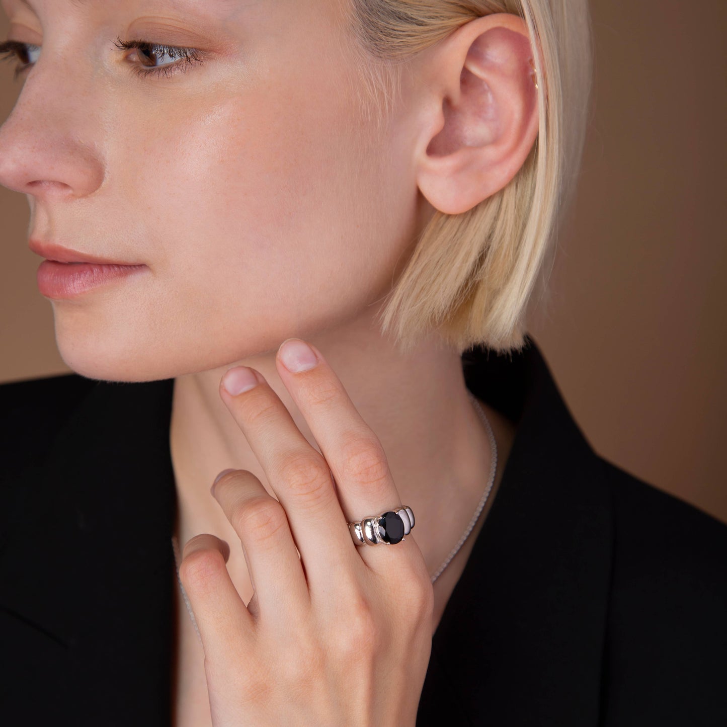 ONYX CHUNKY DOME RING