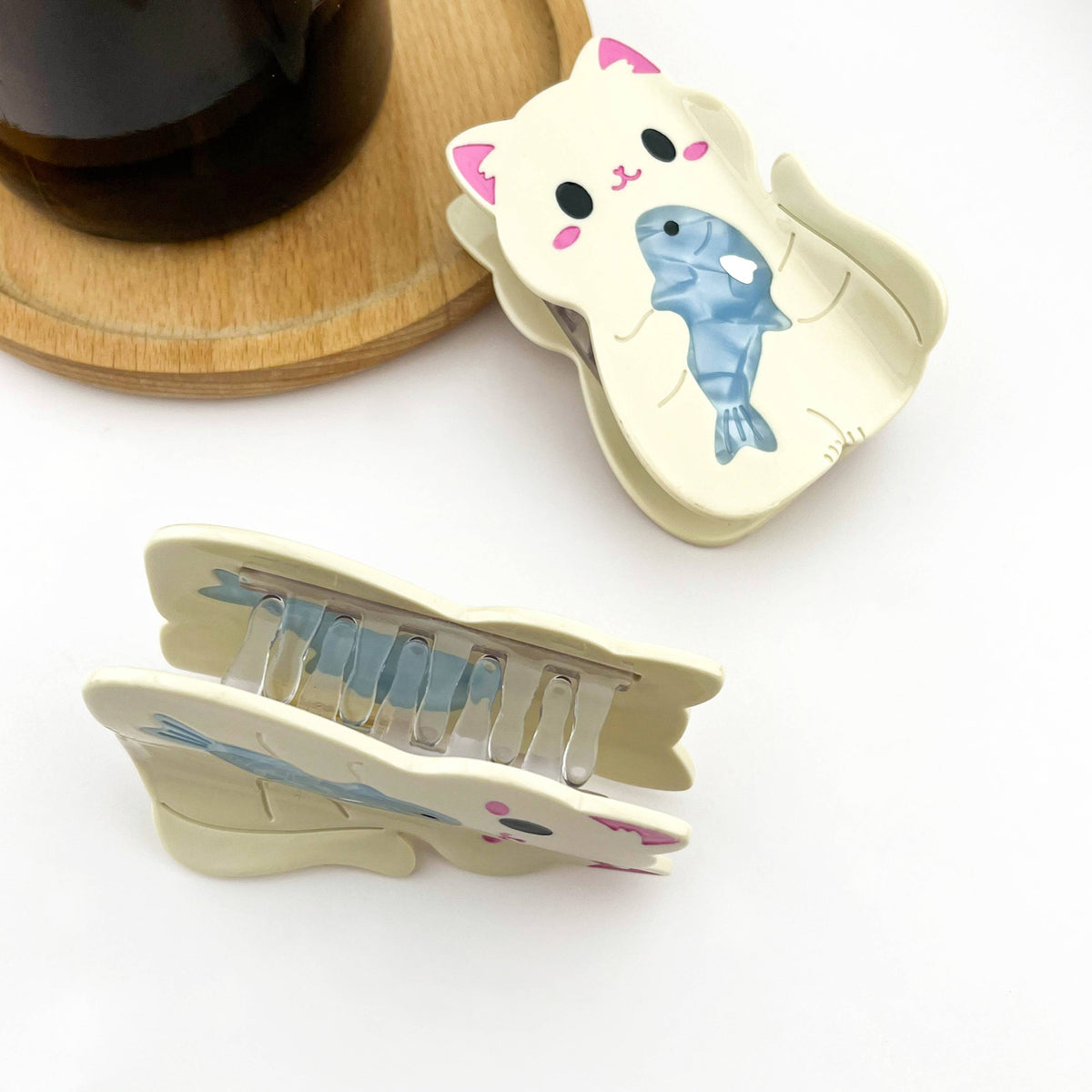 Cute White Cat Hair Claw