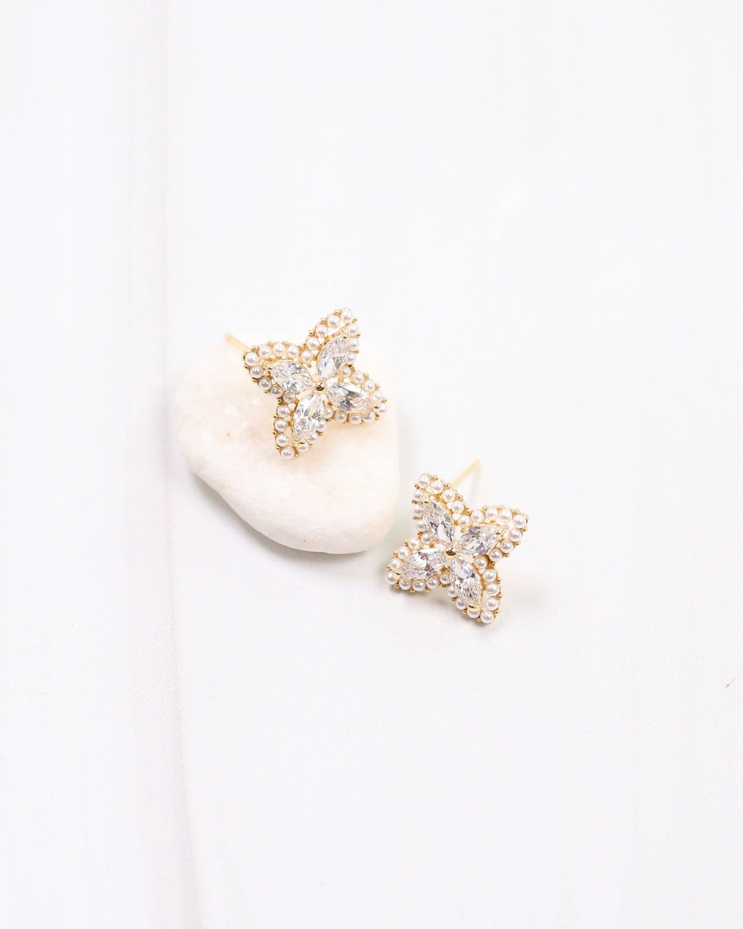 Westminster Crystal Stud Gold