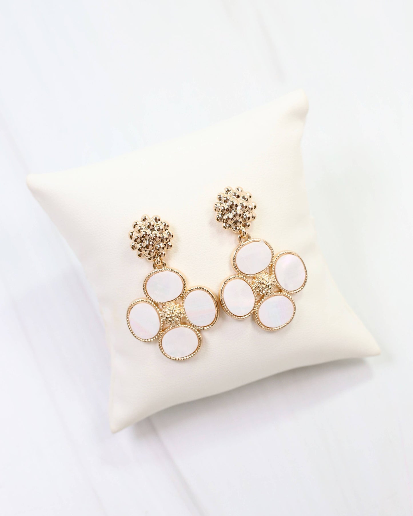 Cicero Flower Dangle Earring Mother of Pearl