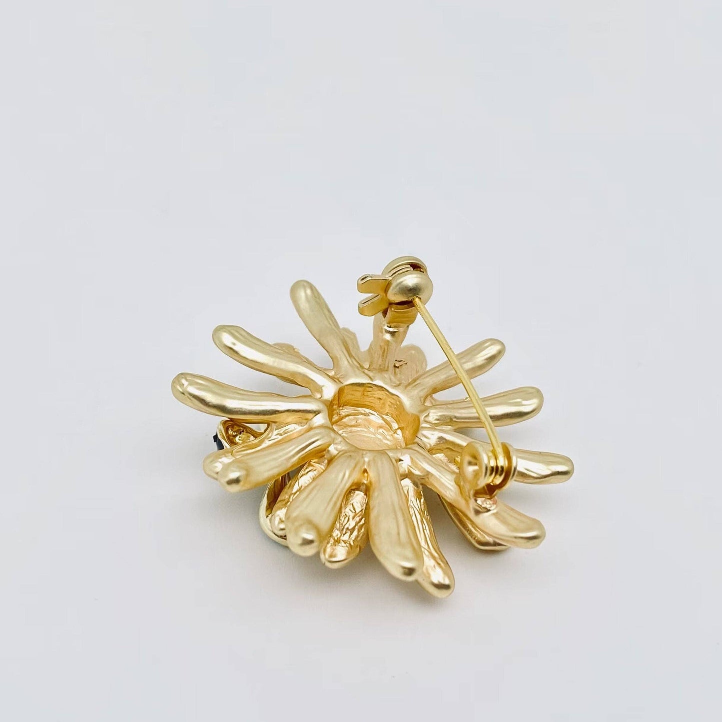 Bee Collecting Nectar on Daisy Brooch