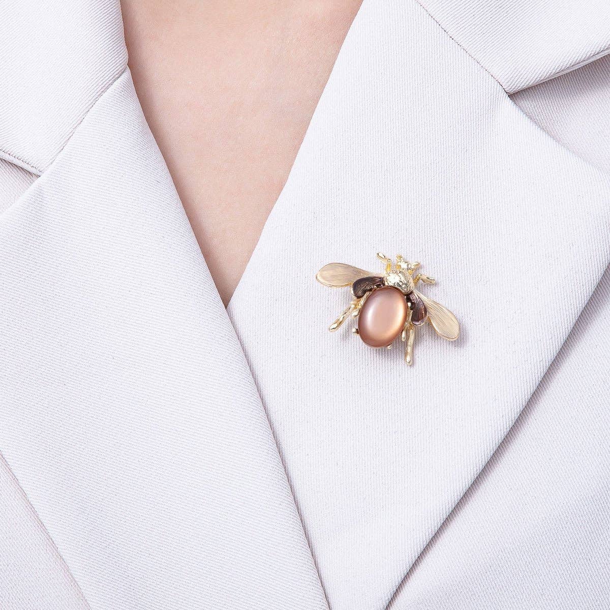 Matte Gold 33.5mm x 23mm Brown Wasp Bee Insect Animal Pin Brooch