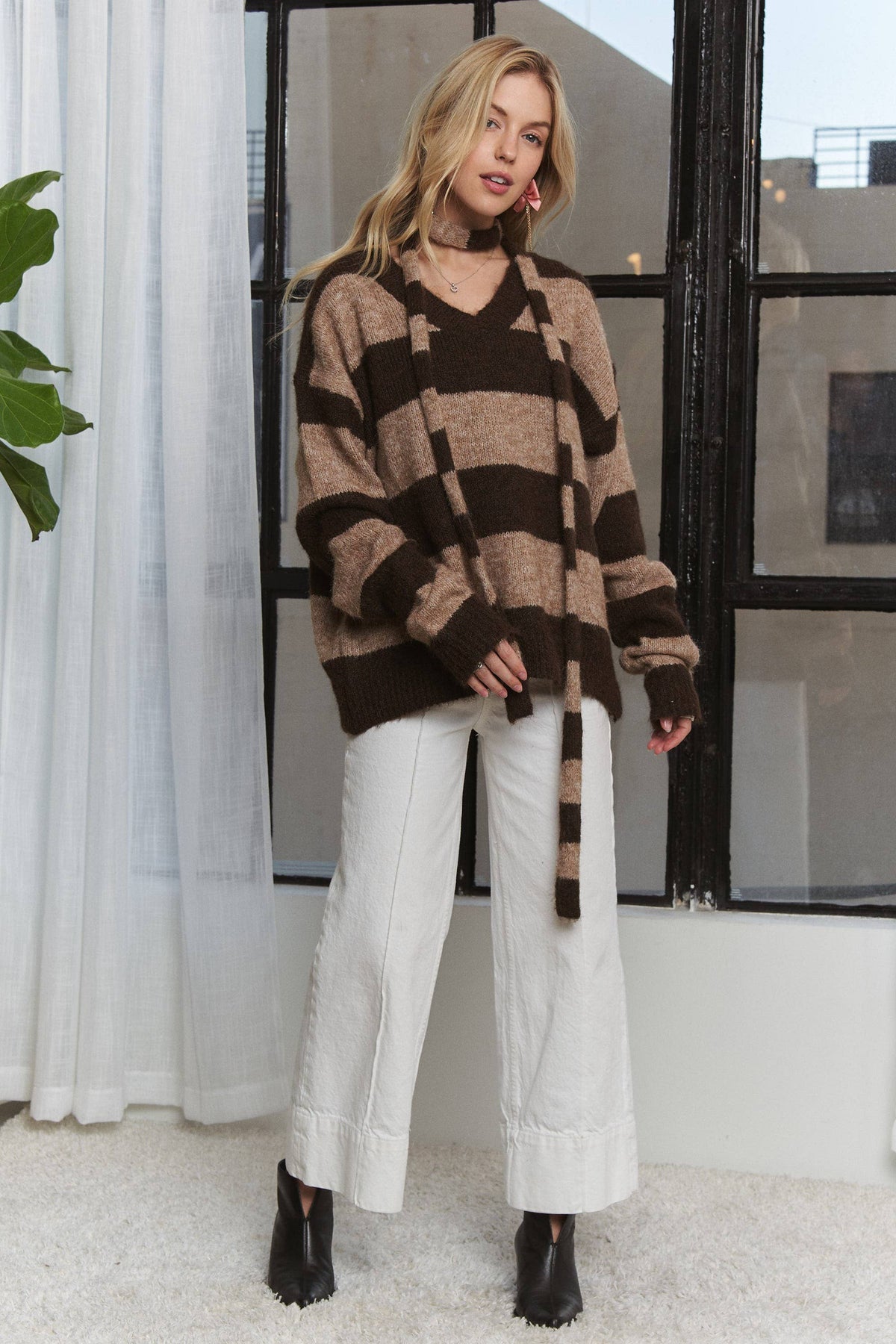 BROWN STRIPES KNIT SWEATER WITH SCARF