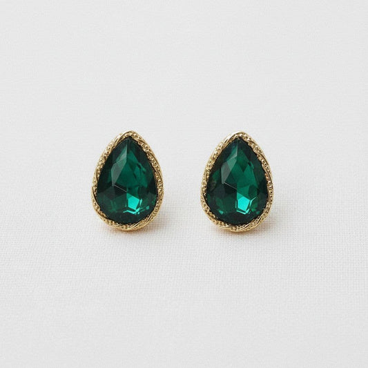 Elegant Vintage-Inspired Green Glass Drop Earrings