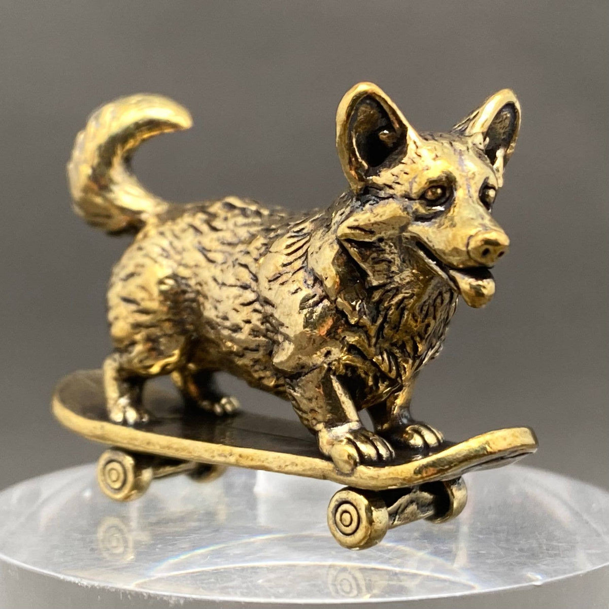 Corgi On The Skateboard Brass Crafts Desktop Ornaments