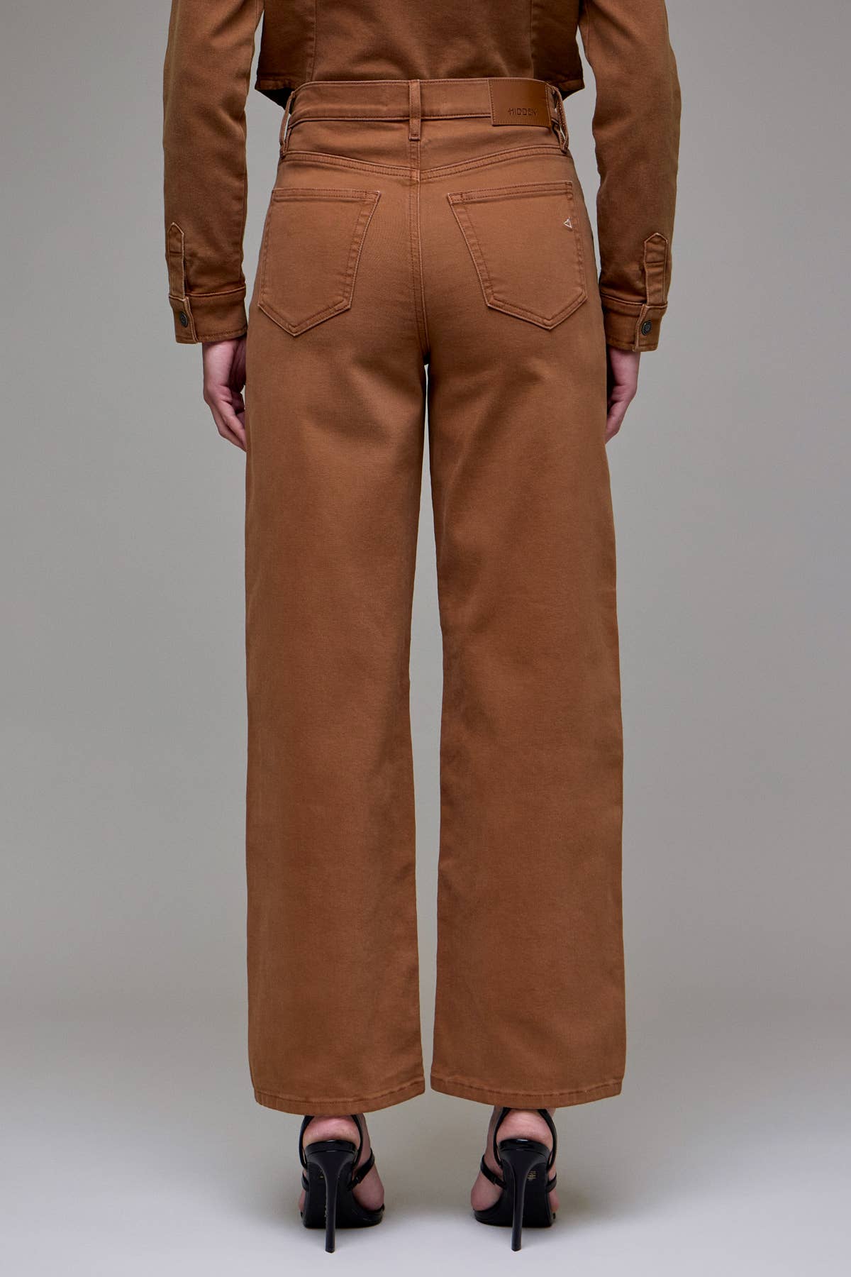 Tawney Wash Stretch High Rise Relaxed Dad Jean